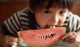 微笑吃瓜哥的名字,网络红人的崛起与影响力