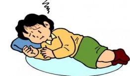 半夜口渴吃口瓜,瓜果消暑，甜蜜入梦