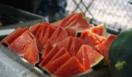 大学吃瓜照片,揭秘大学里的那些“吃瓜”瞬间