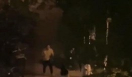 情侣吃瓜现场视频