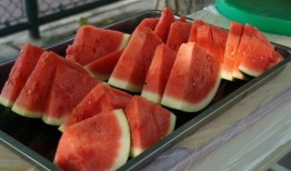 大学吃瓜照片,揭秘大学里的那些“吃瓜”瞬间