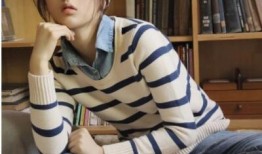 杨超越吃锦鲤瓜视频,趣味互动引网友热议